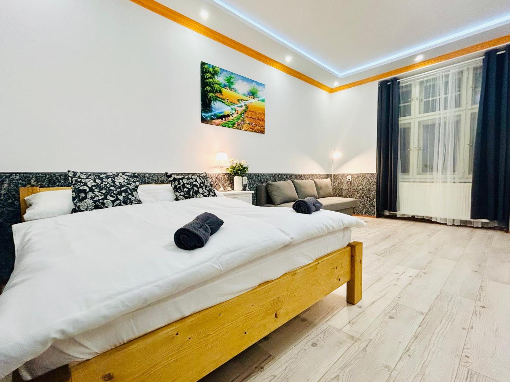 Modern Spacious Apartment In Center Prague Exterior photo